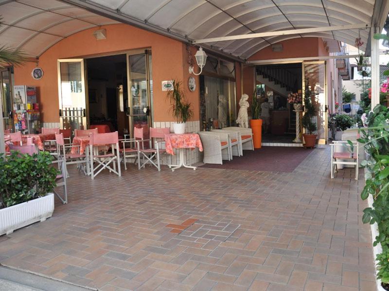 Hotel Peonia Rimini Eksteriør billede