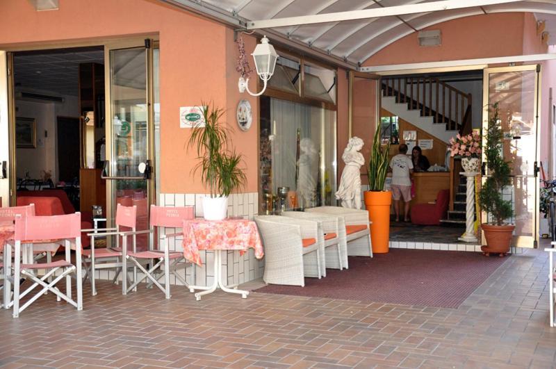 Hotel Peonia Rimini Eksteriør billede