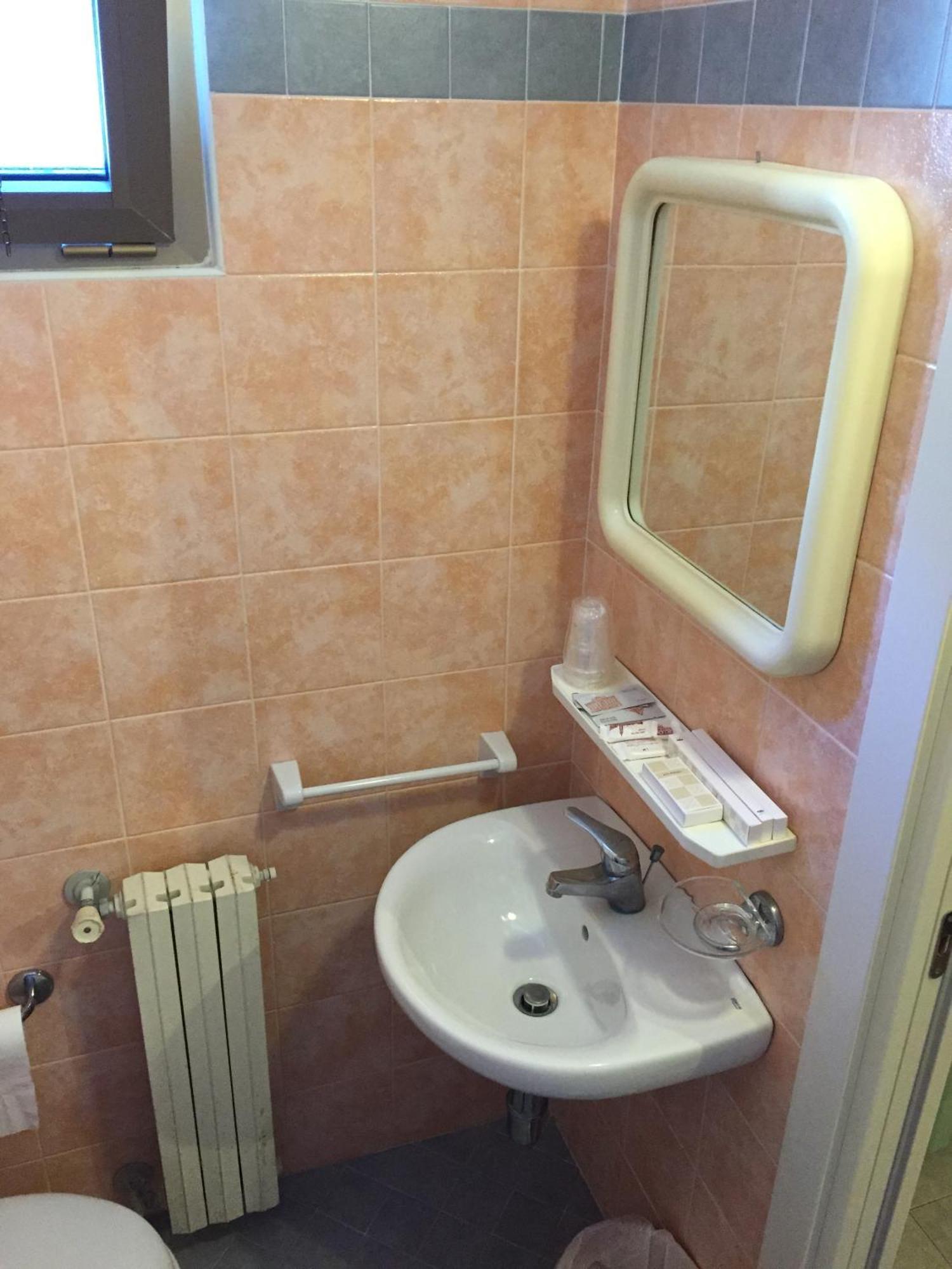 Hotel Peonia Rimini Værelse billede