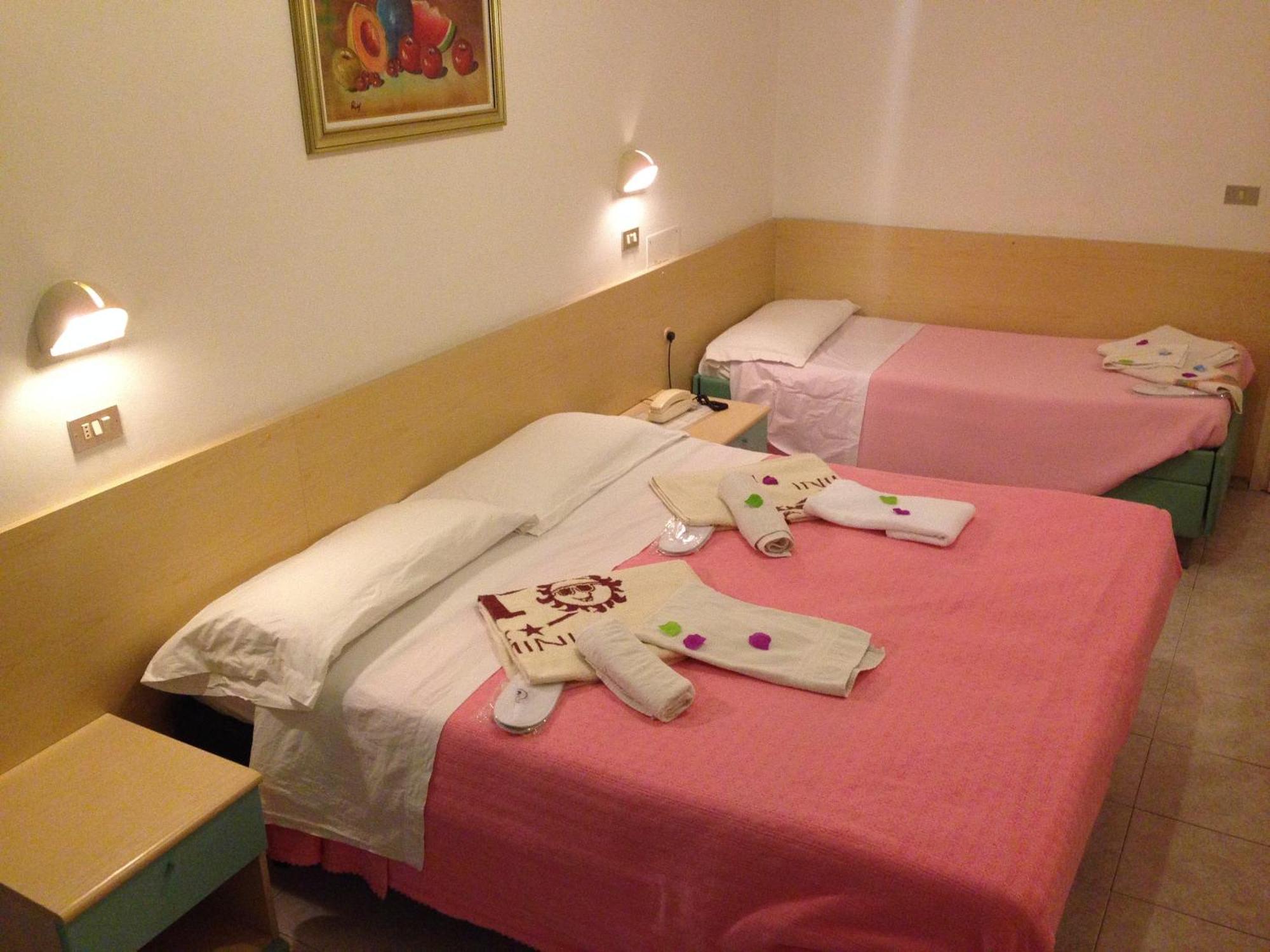 Hotel Peonia Rimini Værelse billede