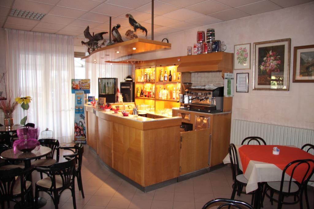 Hotel Peonia Rimini Eksteriør billede
